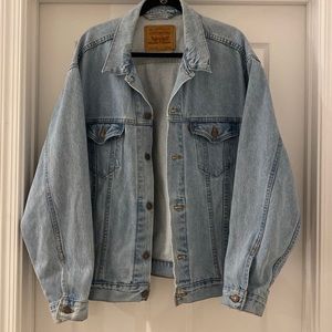 Mens Levi’s Light Wash Denim Jacket- XL